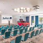 Hotel Radisson Blu Toulouse Airport 4*
