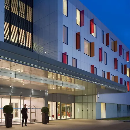 Hotel Radisson Blu Toulouse Airport 4*