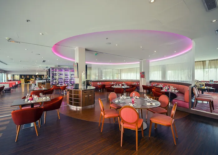 Hotel Radisson Blu Toulouse Airport 4*