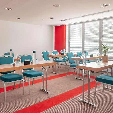 Hotel Radisson Blu Toulouse Airport 4*