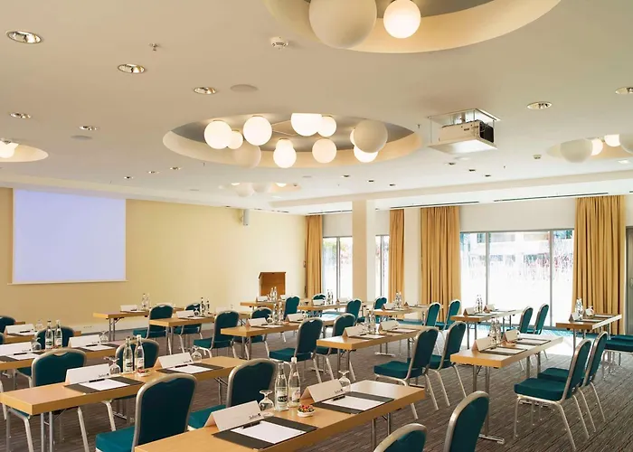 Hotel Radisson Blu Toulouse Airport 4*