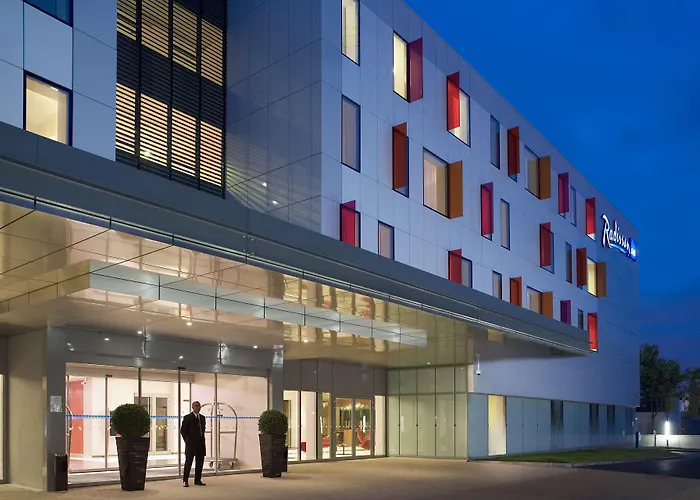 Hotel Radisson Blu Toulouse Airport 4*